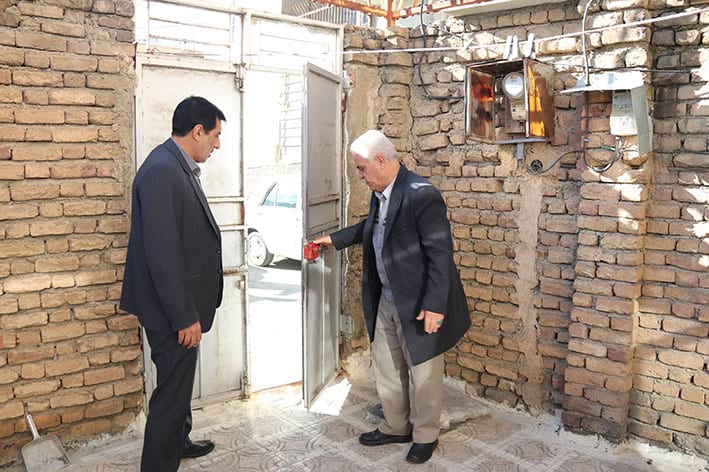 یلدای همدلی؛ بازدید میدانی مدیرکل زندان‌ها از خانواده‌های مددجویان