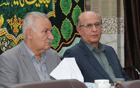 برگزاری هفتمین جلسه هیئت مدیره با حضور نماینده شرکت  های عمرانی استان - محمد جباری دادستان مرکز استان ، محمد خسروی مدیرکل زندانهای استان ، بایرام شهبازی معاون سلامت ، مهندس مهدی سیفی معاون امور معادن سازمان صمت ، علی اشرف زانیار مدیرعامل انجمن ، مهندس چیا نصیری حامی انجمن در طرح های عمرانی 