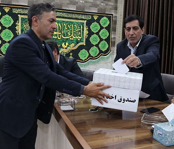 مجمع عمومی سالانه انجمن حمایت زندانیان سنندج برگزار شد ، محمد جباری ، دادستان عمومی و انقلاب مرکز استان ، رئیس هیئت مدیره انجمن ، محمد خسروی ، مدیرکل زندانهای استان ، علی اشرف زانیار ، مدیر عامل انجمن