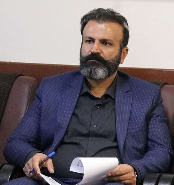 چهارمین نشست هیئت‌مدیره؛ تمرکز بر تکمیل شهرک آزمایش و ایجاد صنایع تبدیلی  ، محمد جباری، دادستان عمومی و انقلاب مرکز استان و رئیس هیئت‌مدیره انجمن ، محمد خسروی، مدیرکل زندان‌های استان و نایب‌رئیس انجمن ،سید غریب سجادی، فرماندار سنندج ، مهندس نقشبندی، مدیرکل جهاد کشاورزی ،  علی‌اشرف زانیار، مدیرعامل انجمن ، مهندس نصیری، مشاور و حامی انجمن در طرح‌های عمرانی  