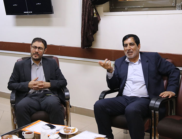 نخستین جلسه هیئت‌مدیره انجمن حمایت زندانیان سنندج ، جباری، دادستان عمومی و انقلاب مرکز استان و رئیس هیئت‌مدیره انجمن ، خسروی، مدیرکل زندان‌های استان کردستان و نایب‌رئیس هیئت‌مدیره انجمن ،زانیار، مدیرعامل انجمن حمایت زندانیان  ،رشیدی، شهردار سنندج و عضو هیئت‌مدیره انجمن ،هندس نصیری، بازرس هیئت‌مدیره و از حامیان انجمن در طرح‌های عمرانی