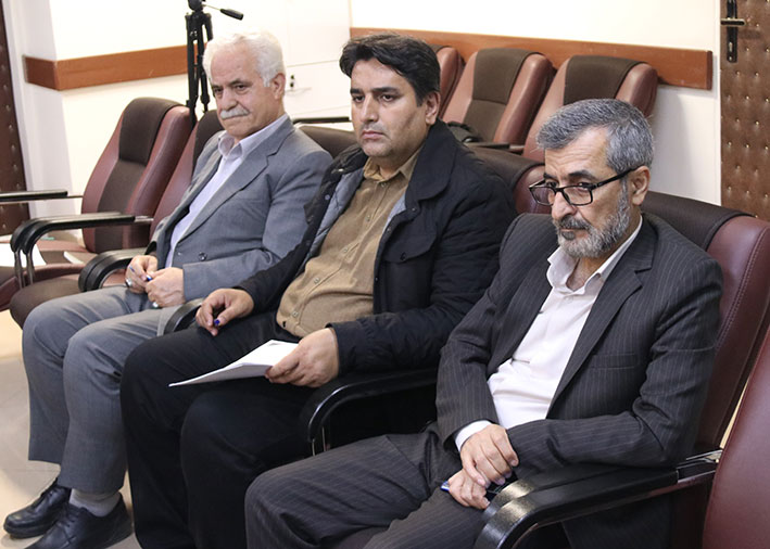 نخستین جلسه هیئت‌مدیره انجمن حمایت زندانیان سنندج ، جباری، دادستان عمومی و انقلاب مرکز استان و رئیس هیئت‌مدیره انجمن ، خسروی، مدیرکل زندان‌های استان کردستان و نایب‌رئیس هیئت‌مدیره انجمن ،زانیار، مدیرعامل انجمن حمایت زندانیان  ،رشیدی، شهردار سنندج و عضو هیئت‌مدیره انجمن ،هندس نصیری، بازرس هیئت‌مدیره و از حامیان انجمن در طرح‌های عمرانی